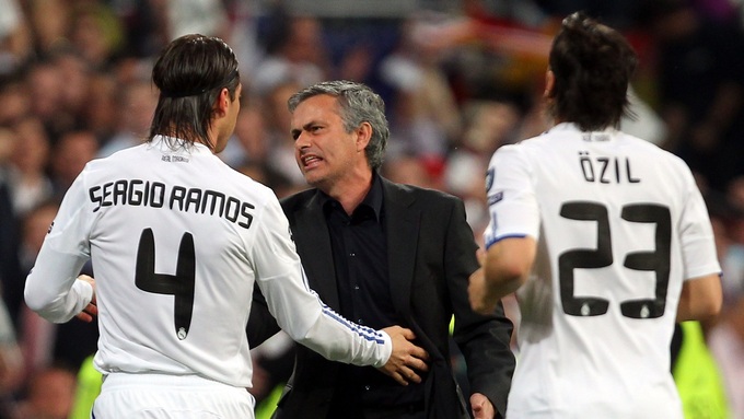 Mourinho trong lần dẫn dắt Real Madrid hơn 1 thập kỷ trước
