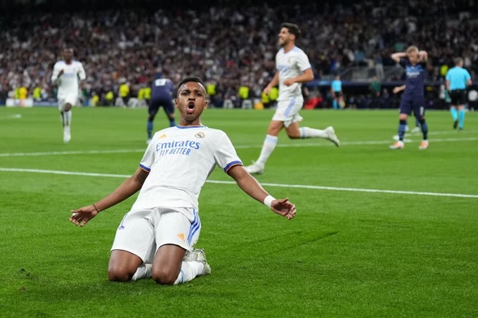 Tiền đạo Rodrygo lập cú đúp vào lưới Man City ở những phút bù giờ