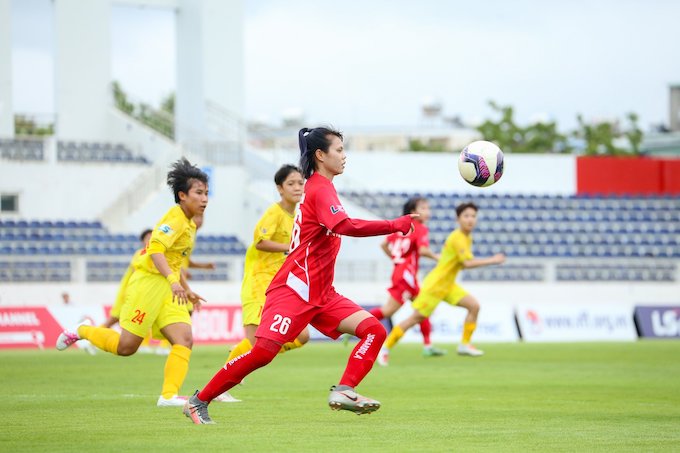 CLB nữ Hà Nội II (áo đỏ) tham dự Cúp quốc gia nữ 2026 với các cầu thủ trẻ