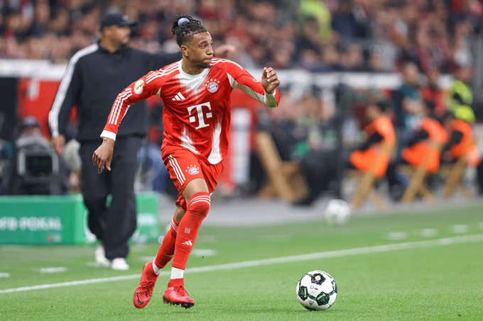 Olise có lẽ đang là ngôi sao chạy cánh phải hay nhất thế giới thời điểm này