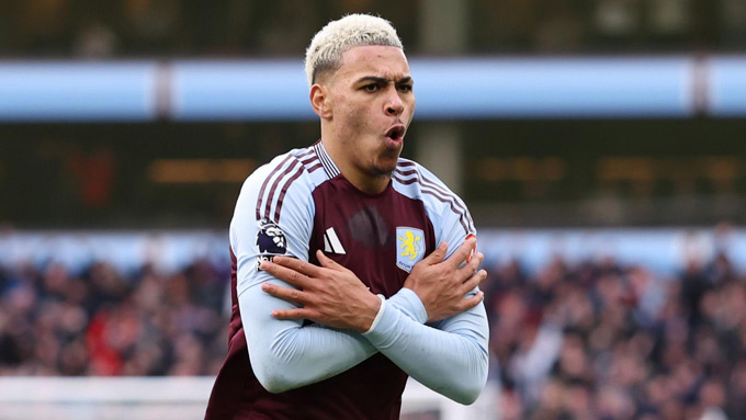 Rogers đang là ngôi sao sáng của Villa