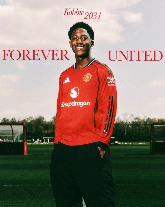 Mainoo vẫn gắn bó với MU - Ảnh: @FabrizioRomano