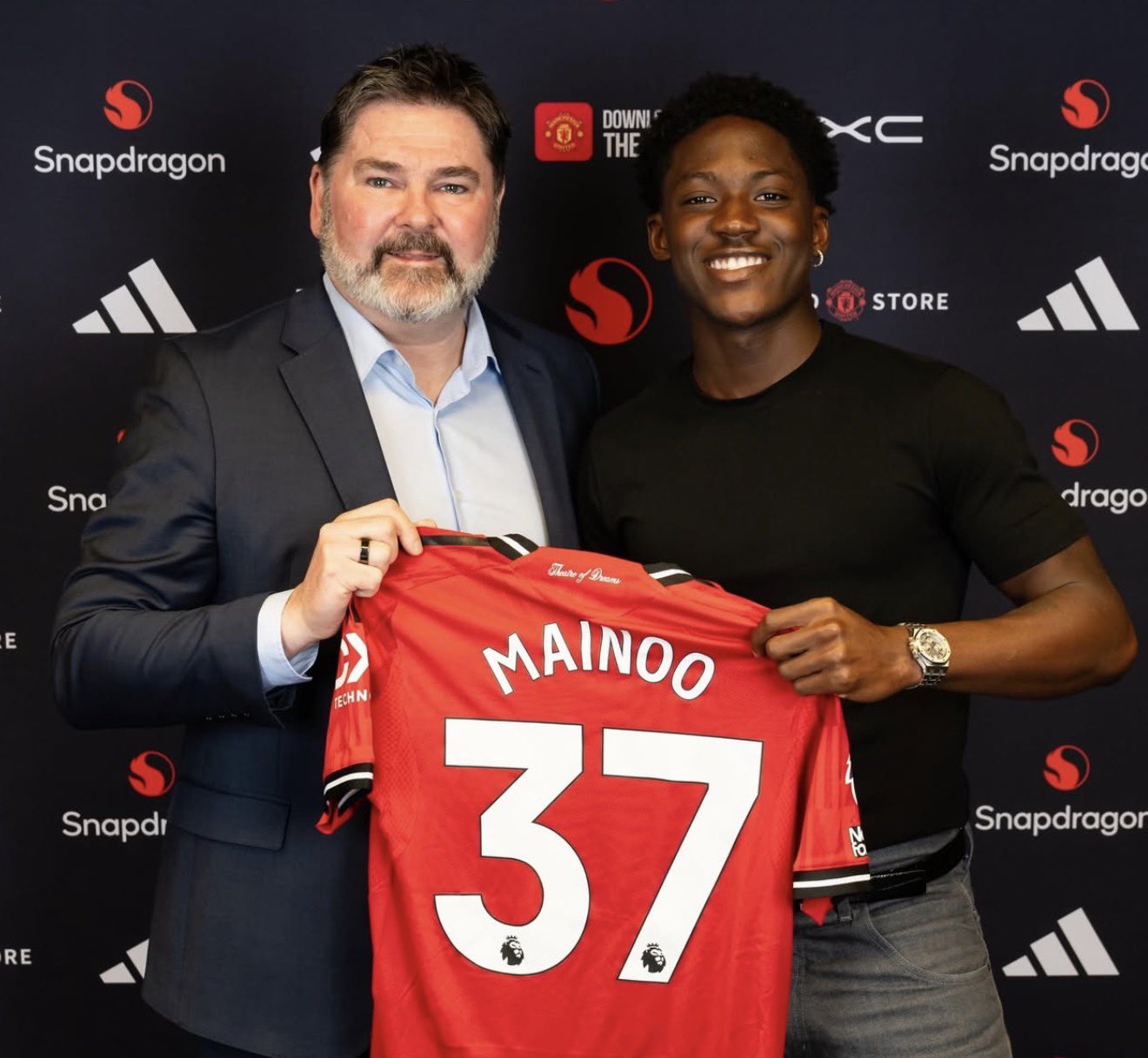 Niềm vui của Mainoo khi tiếp tục chơi cho MU