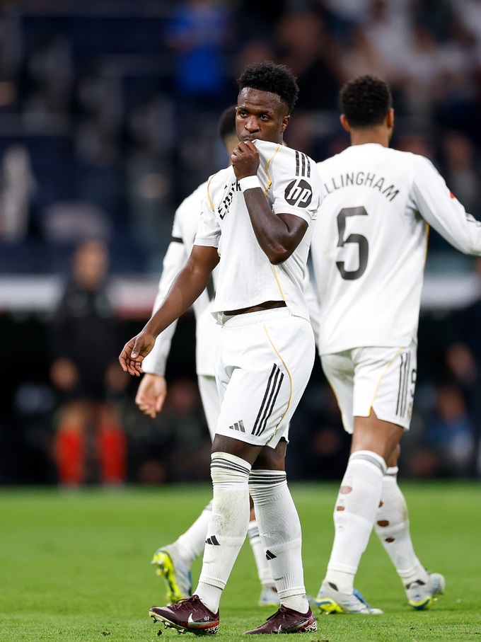 Vinicius và Bellingham từng vặc lại nhau ngay trên sân.