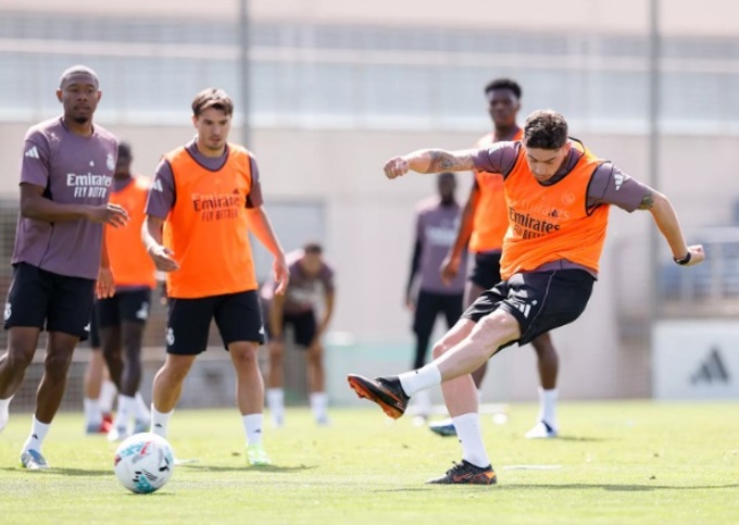 Tiếng cười dần biến mất trên sân tập Valdebebas