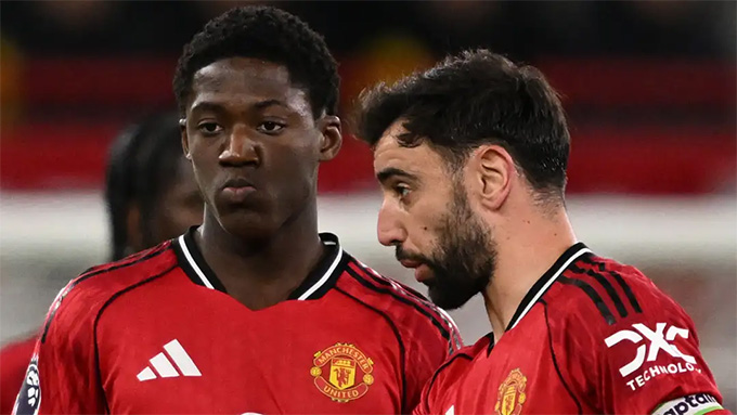 Nhưng giờ đang cùng Bruno Fernandes tỏa sáng ở tuyến giữa MU