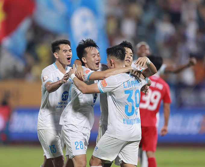 Nam Định có 31 điểm sau 21 vòng