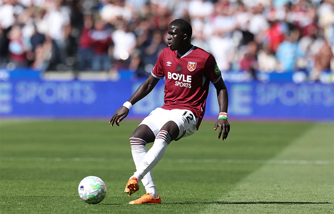MU bất ngờ muốn chiêu mộ El Hadji Malick Diouf