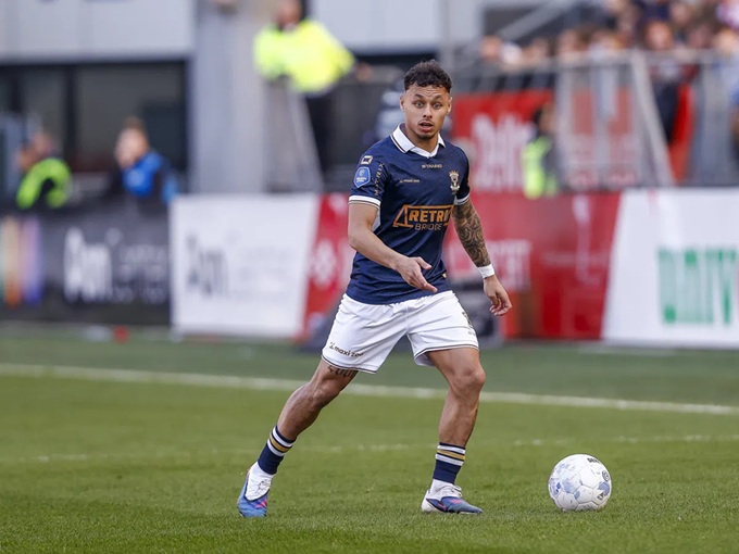 Hậu vệ trái Dean James của Go Ahead Eagles từng khoác áo ĐT Indonesia