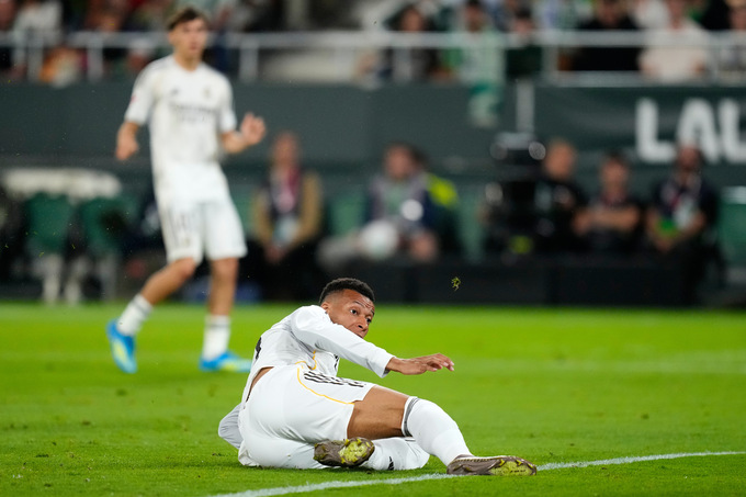 Real Madrid mất phương hướng ở mùa này