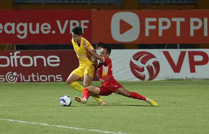 PVF-CAND có trận hòa không bàn thắng trước Hồng Lĩnh Hà Tĩnh ở vòng 21