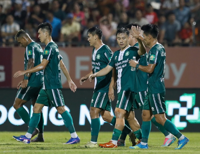 Niềm vui của đội Đồng Nai khi có trận thắng đậm. Ảnh: Anh Khoa 