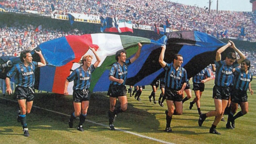 Lần gần nhất Inter có dịp ăn mừng Scudetto ngay trên sân nhà đã cách đây 37 năm. Ảnh: Gazzetta
