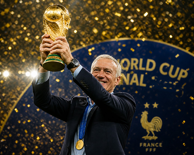 Didier Deschamps đã vô địch World Cup cả với tư cách cầu thủ lẫn HLV