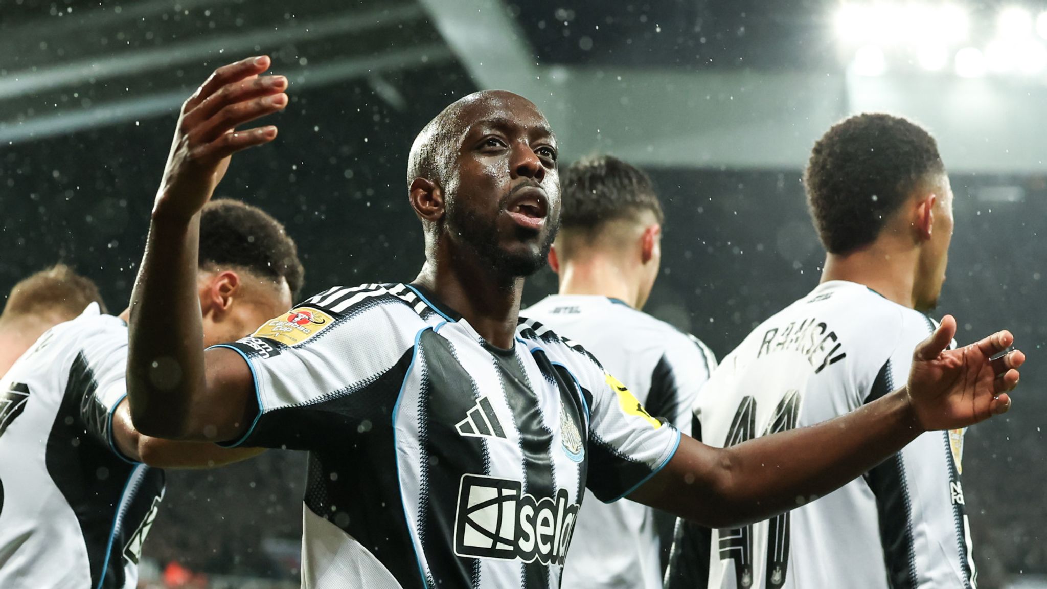 Wissa tịt ngòi trong 11 trận và hiện được rao bán với giá thấp hơn mức 55 triệu bảng mà Newcastle đã chi