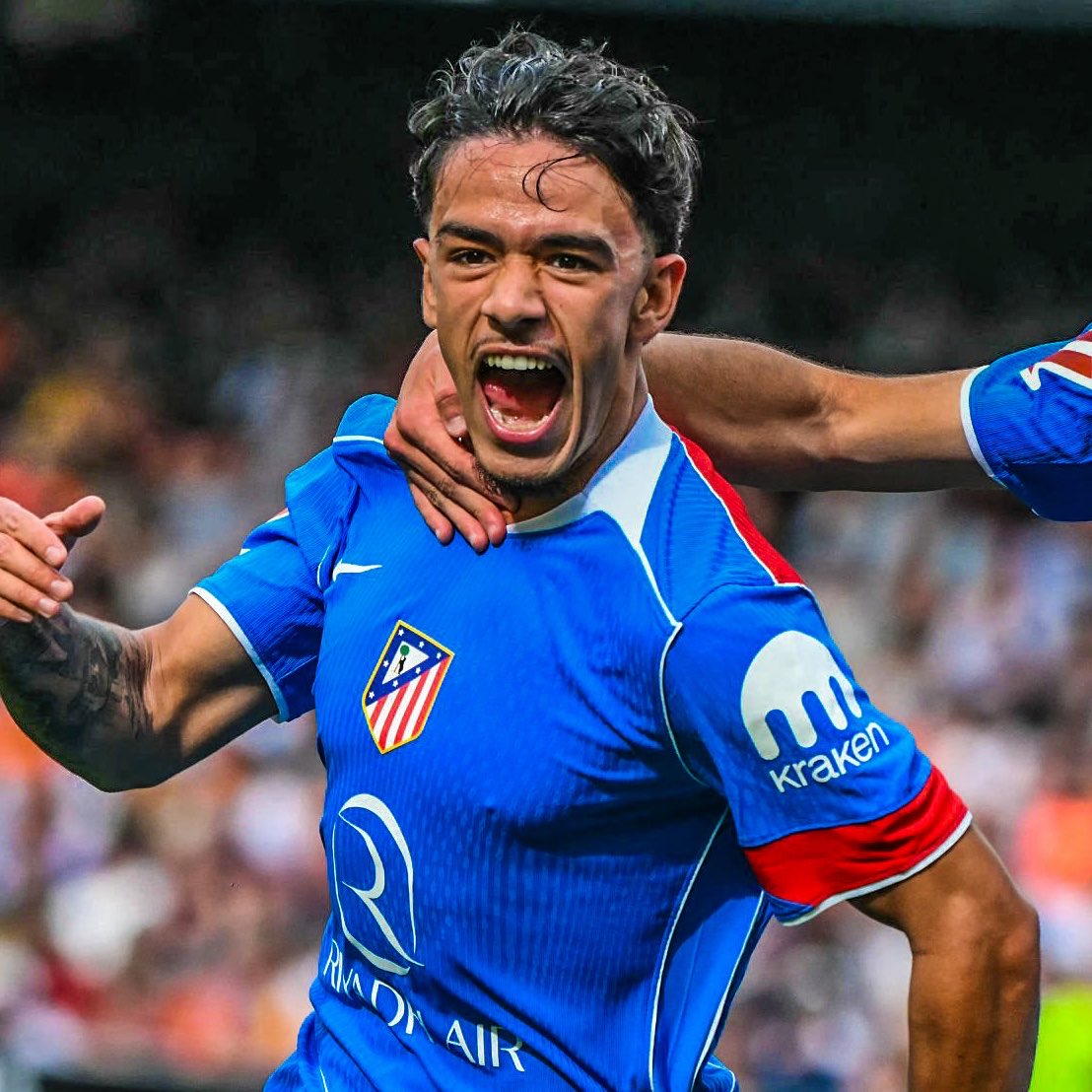 Niềm vui của Luque sau khi ghi bàn vào lưới Valencia - Ảnh: @eurofootcom