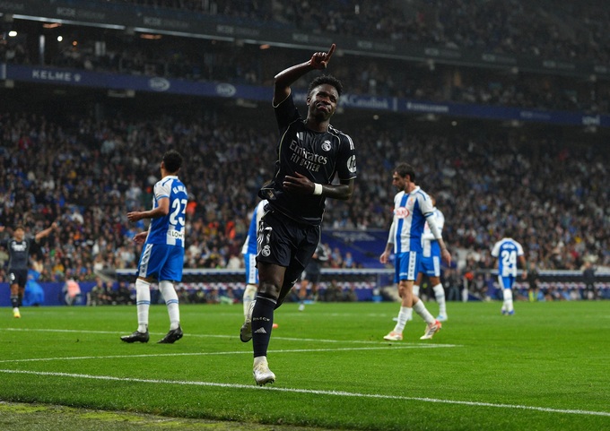 Không có Kylian Mbappe thi đấu, Vini được đồng đội dồn bóng nhiều hơn