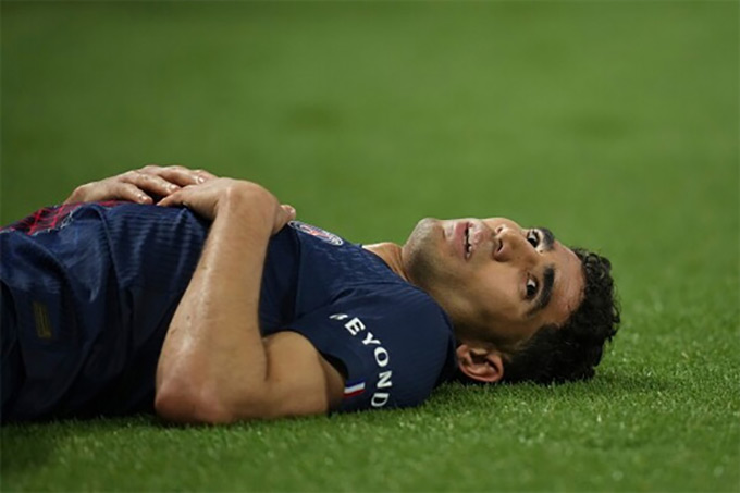 Hakimi bỏ lỡ trận lượt về với Bayern vì chấn thương