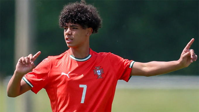 Ronaldo Jnr muốn trở lại châu Âu