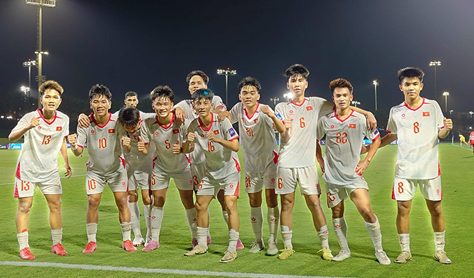 U17 Việt Nam được động viên tinh thần trước trận chiến quan trọng với U17 Hàn Quốc - Ảnh: Nhật Đoàn 