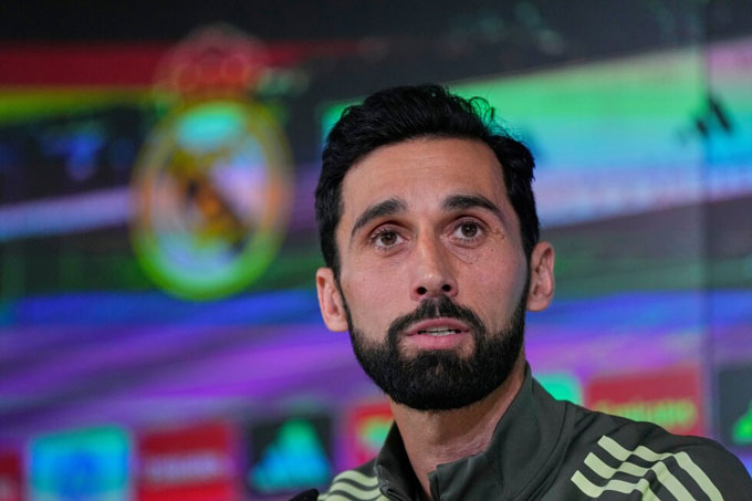 Arbeloa đang không kiểm soát được phòng thay đồ Real