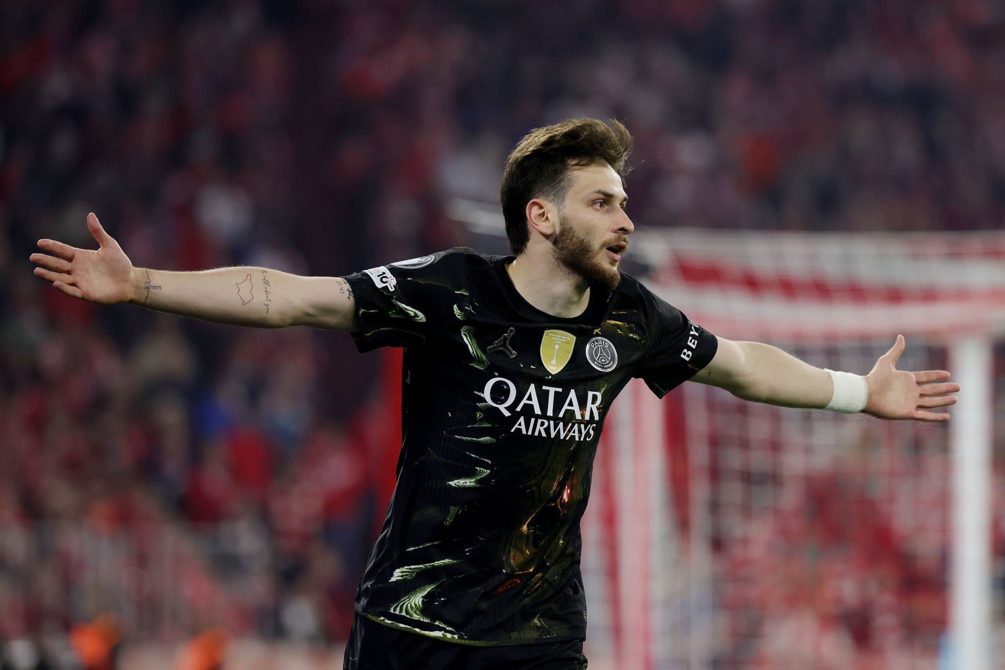 Kvaratskhelia luôn mang tới nhiều giải pháp tấn công cho PSG - Ảnh: Romano