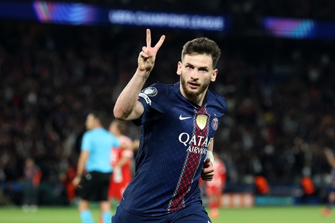 Kvara thể hiện phong độ ấn tượng trong cả 2 trận gặp Bayern