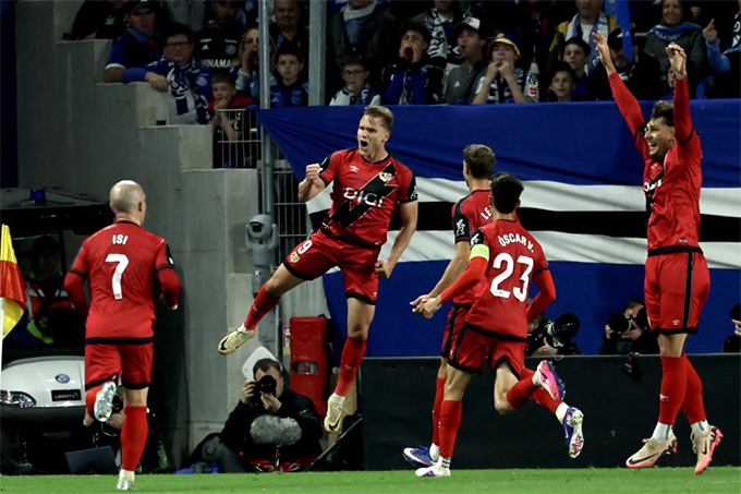 Vallecano vào chung kết sau chiến thắng quả cảm trên sân của Strasbourg