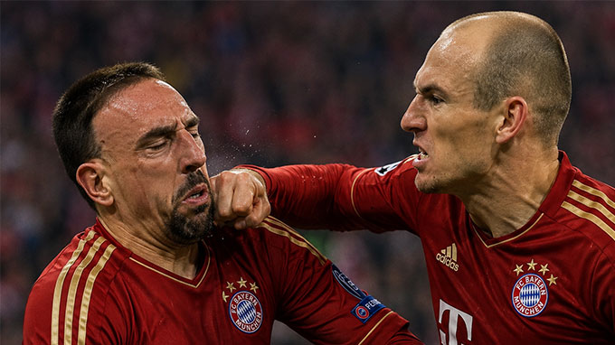 Robery và Robben từng xô xát với nhau hồi còn đá cho Bayern
