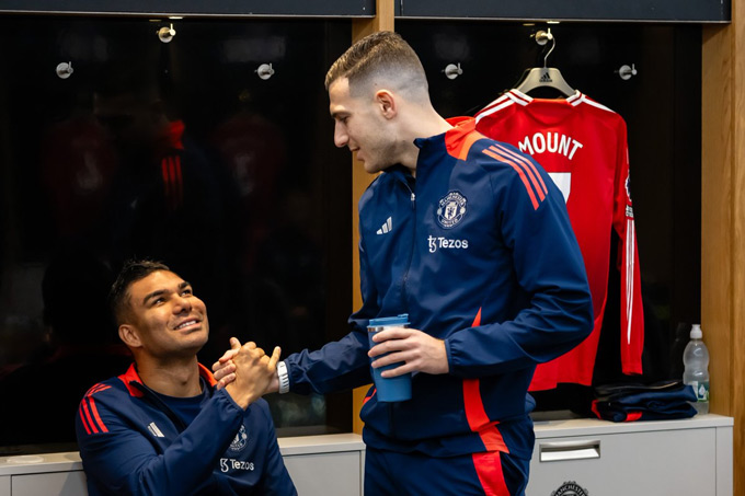 Dalot thường mở nhạc Brazil khiến phòng thay đồ của MU ngán ngẩm 