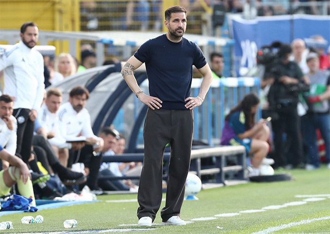 Fabregas giúp Como viết lịch sử