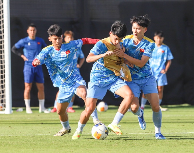 U17 Việt Nam tích cực tập luyện