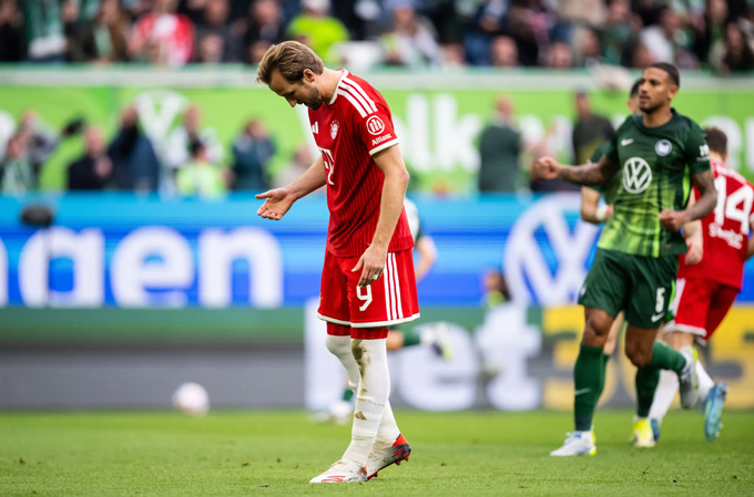 Harry Kane lần đầu đá hỏng penalty ở Bundesliga