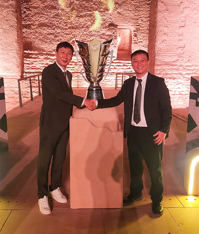 HLV Kim Sang Sik dự lễ bốc thăm Asian Cup 2027 