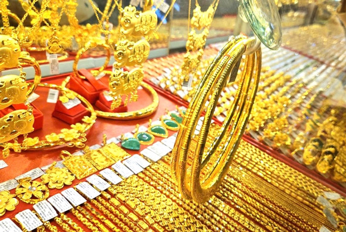 Giá vàng hôm nay 12/5: Giá vàng trong nước ngược dòng thế giới