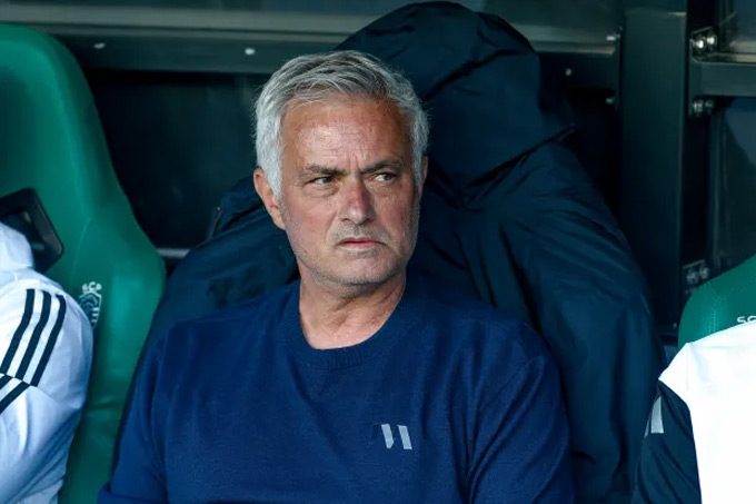 Mourinho tiến sát ghế HLV trưởng Real Madrid, Benfica đã chọn được người thay