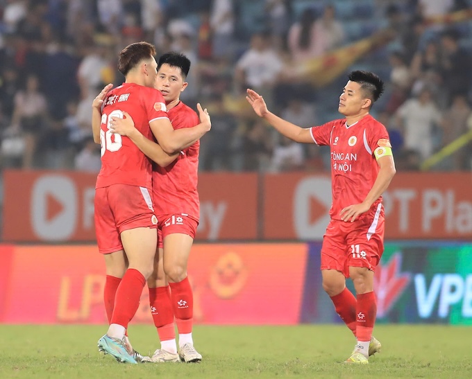 CAHN sẽ lên ngôi vô địch ở vòng 24? Ảnh: Đức Cường 