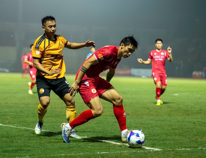Thanh Hoá (áo vàng) liệu có cản được CAHN? Ảnh: CTV 