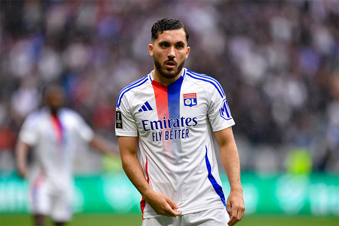 Tình hình tài chính bết bát khiến Lyon phải bán Cherki cho Man City mùa hè 2025