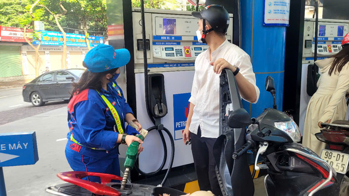 Giá xăng dầu hôm nay 14/5: Thế giới hạ nhiệt, trong nước sắp có giá mới