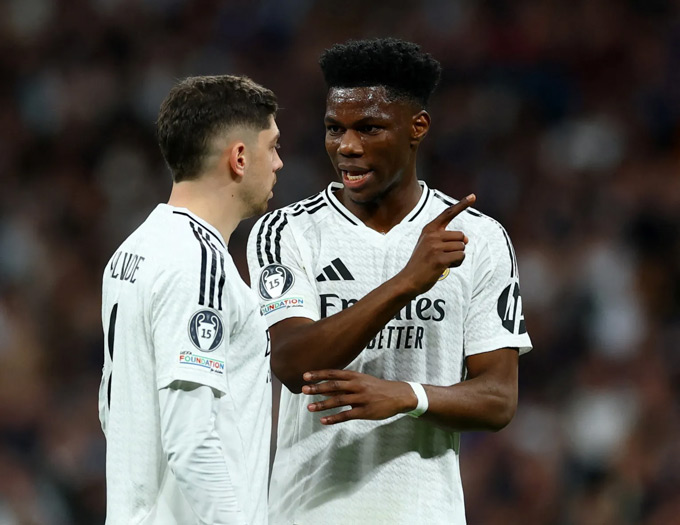 Có nội gián đã luồn tin ra bên ngoài về tình hình trong phòng thay đồ của Real Madrid