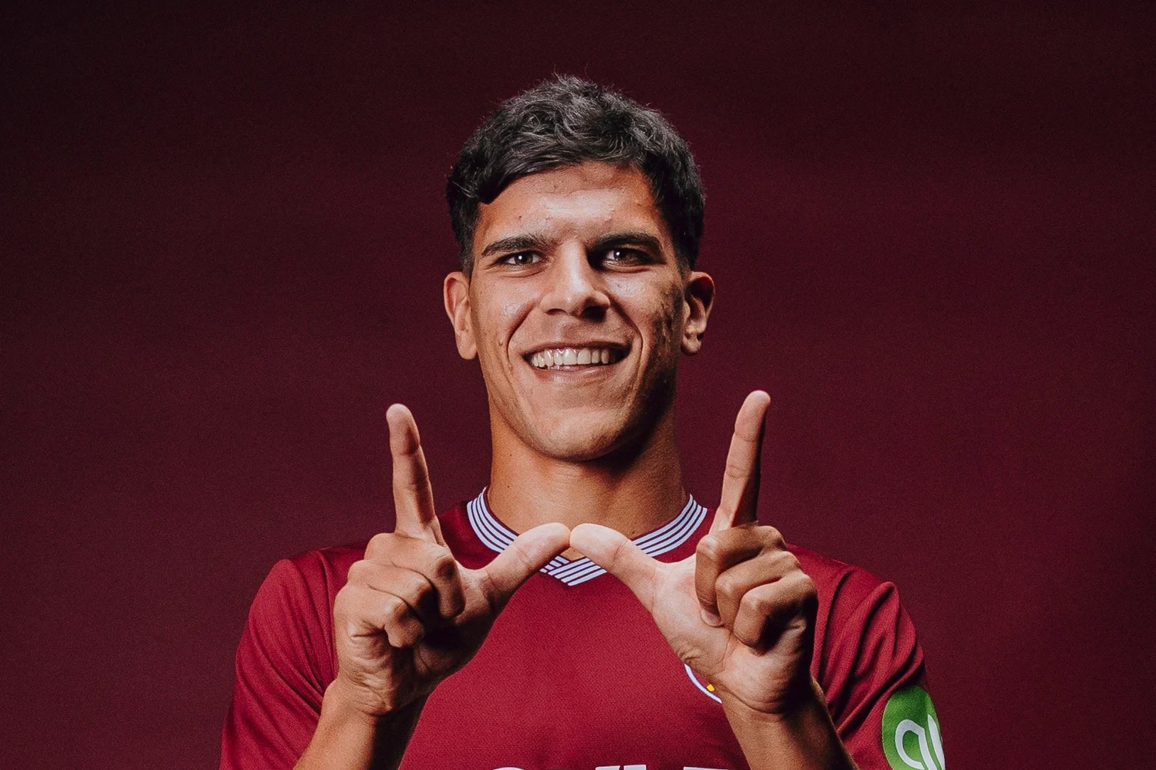 Mateus Fernandes đang là hàng hot trên thị trường chuyển nhượng - Ảnh: @mufcMPB
