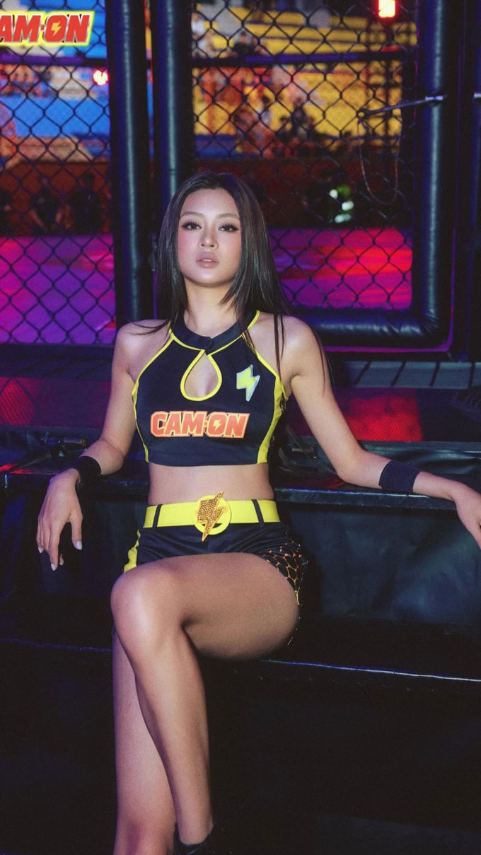 Iris là một ring girl nổi tiếng của MMA - Ảnh: Instagram nhân vật