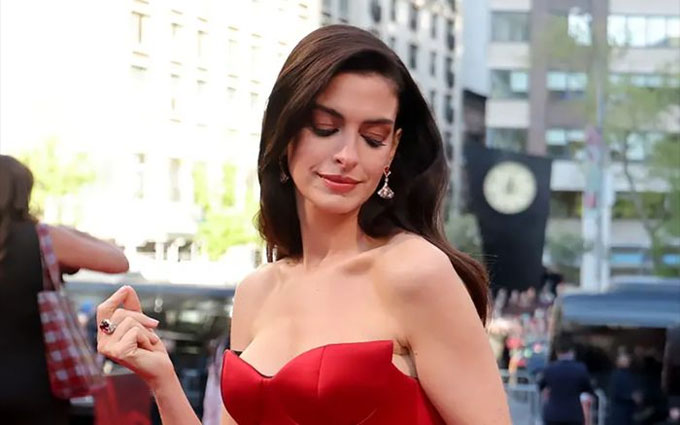 Anne Hathaway đầy quyến rũ