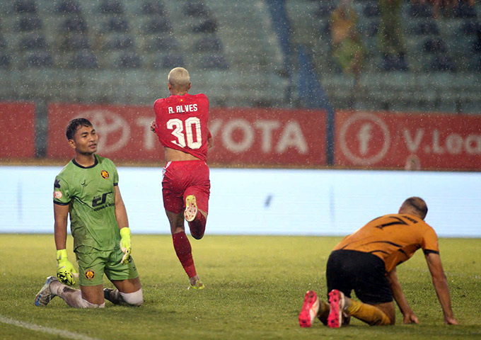 Rogerio Alves ấn định thắng lợi 2-0 cho Công an Hà Nội 