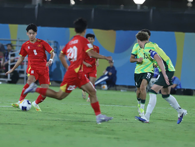 U17 Việt Nam chịu sức ép lớn từ Australia - Ảnh: VFF 