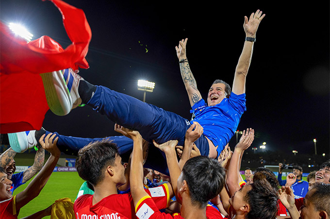 HLV Cristiano Roland được truyền thông Đông Nam Á đánh giá rất cao sau thành tích ấn tượng cùng U17 Việt Nam - Ảnh: VFF 