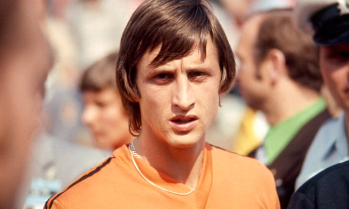 Cruyff cũng là hạt nhân của chiến thuật "bóng đá tổng hợp - total football" của HLV Rinus Michels 