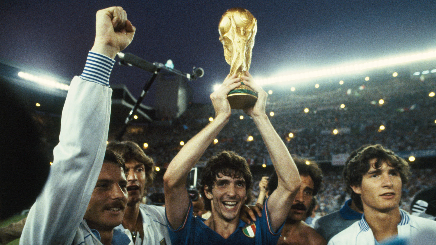 Paolo Rossi giúp ĐT Italia vô địch World Cup 1982 trên đất Tây Ban Nha