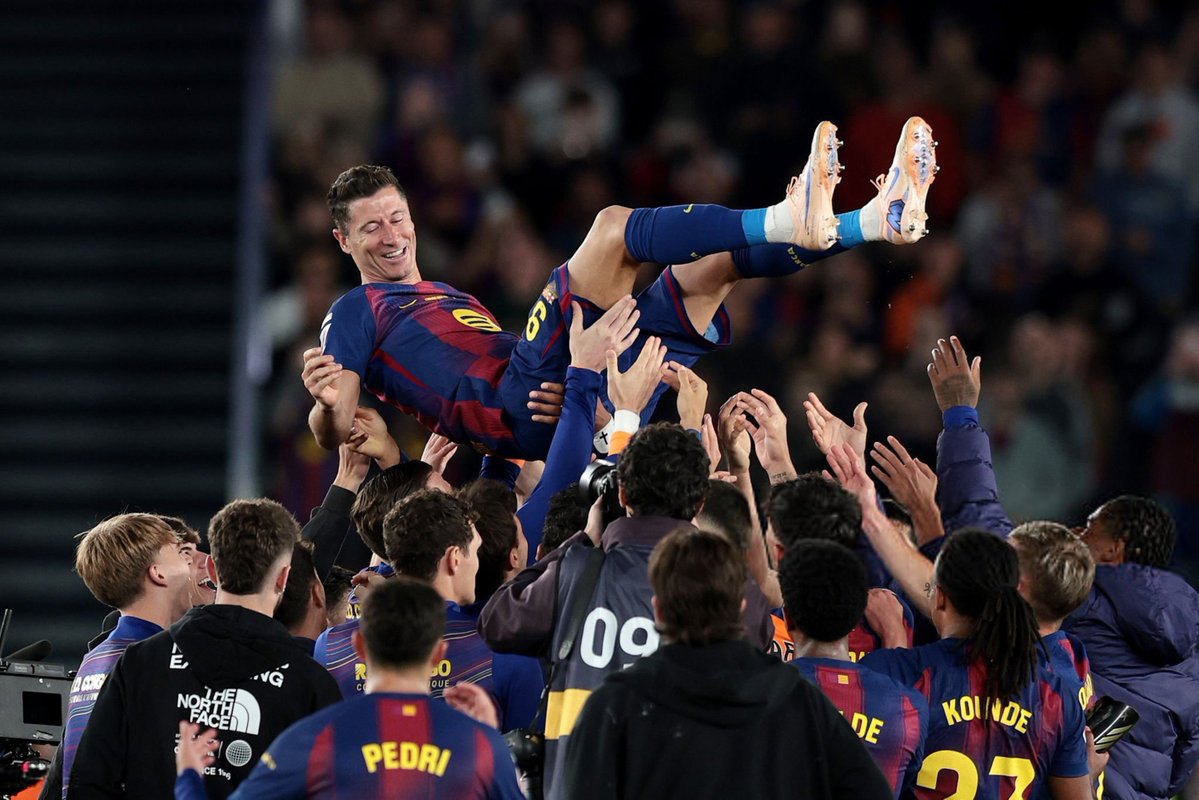 Lewandowski khoác áo Barca từ năm 2022, trải qua 191 trận, ghi 119 bàn thắng